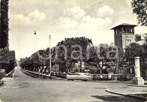 Cartolina originale da collezione 1961 SPOLETO La passeggiata Cartolina ANIMATA con auto FG VG 1