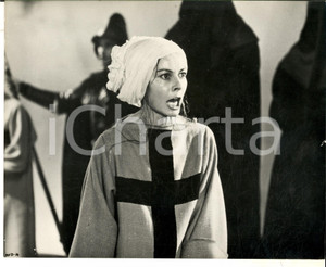 Fotografia d epoca originale 1960 ca USA CINEMA Film STORICO MEDIOEVO Una condannata Foto 24x20 cm 1