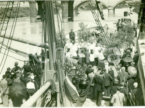 Fotografia d epoca originale 1932 ROMA Messa per SAN NICOLA sul piroscafo PORTO SAN PAOLO al Porto Fluviale 1