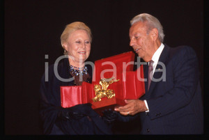 Fotografia d epoca originale 35mm vintage slide 1996 VENEZIA Michèle MORGAN Gian Luigi RONDI  LEONE D ORO 4 1