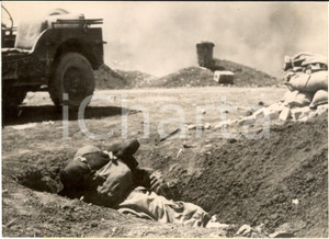 1954 GUERRA DEL VIETNAM - DIEN BIEN PHU - Fante durante attacco Viet Minh *Foto