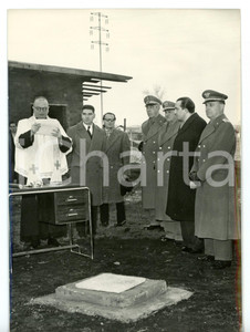 1958 ROMA Via TEANO - Posa prima pietra case appuntati - Giulio ANDREOTTI *Foto Fotografia d'epoca con didascalia coeva al verso. CONDIZIONI: GFORMATO: 13x18 cm     originale e autentica 1