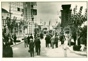 Fotografia d epoca originale 1935 BARI Istituto Nazionale Assicurazioni alla FIERA DEL LEVANTE Fotografia 1