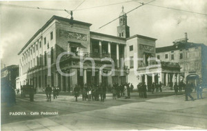 Cartolina originale da collezione 1930 ca PADOVA Folla davanti al CaffÃ¨ PEDROCCHI Cartolina FP NV 1