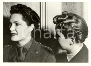 Fotografia d epoca originale 1942 LONDRA WW2 Moda militare femminile Acconciature soldatesse Fotografia 1