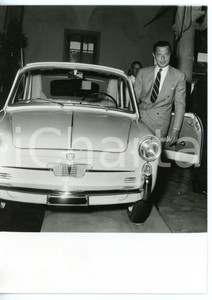 1957 MILANO Museo della Scienza - Gianni AGNELLI su AUTOBIANCHI Bianchina - Foto