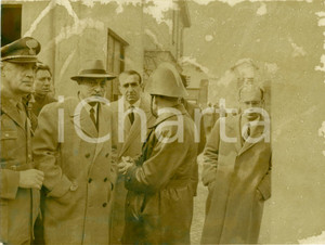 Fotografia d epoca originale 1955 ca MILANO Vigili del fuoco su luogo tragedia VIA MARCHETTI Foto DANNEGGIATA 1