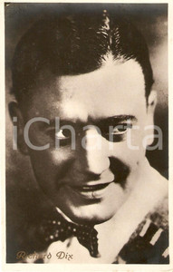 Cartolina originale da collezione 1930 ca CINEMA Attore Richard DIX Ritratto con papillon *Cartolina FP NV 1