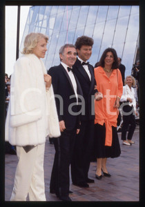 35mm vintage slide* 1990 CANNES Charles AZNAVOUR Ulla THORSELL Ritratto (5)