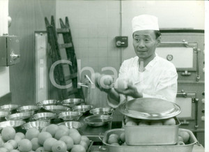 Fotografia d epoca originale 1966 MIDDLESBROUGH UK Mondiali ITALIA  COREA Cuoco coreano Kem HIRO calcio 1