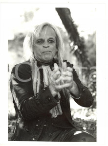 1990 ca CINEMA Ritratto dell'attore Klaus KINSKI in abito di scena - Foto 18x24