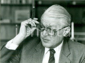 Fotografia d epoca originale 1988 BONN DE Gerhard STOLTENBERG Ministro Difesa CDU con sigaro Foto 1