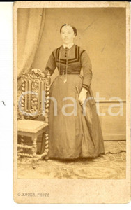 Fotografia d epoca originale 1870 ca MONTBELIARD FRANCE Portrait d une femme Photo KOGER VINTAGE CDV 1