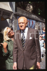 Fotografia d epoca originale 1996 MILANO Raimondo VIANELLO Sandra MONDAINI 35mm vintage slide 12 1