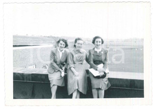 Fotografia d epoca originale 1953 CATO NY CatoMeridian High School  Docenti in terrazzo  Foto 13x9 cm 1