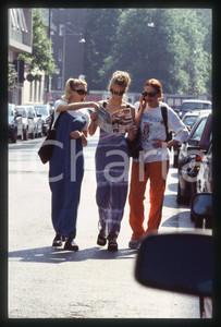 35mm vintage slide* 1995 ca MILANO - Milena MARTELLI legge NOVELLA 2000 (4)