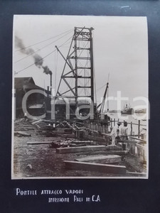 Fotografia d epoca originale 1920 ca BANGKOK Pontile attracco vapori  Infissione pali in cemento armato FOTO 1