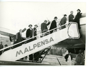 1959 MILANO MALPENSA Architetti milanesi in partenza per gli STATI UNITI *Foto