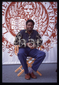 Fotografia d'epoca originale 35mm vintage slide* 1994 VENEZIA Idrissa Ouédraogo Ritratto del regista (1) 1