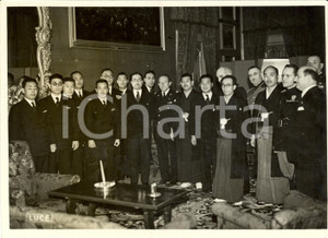 Fotografia d epoca originale 1940 ROMA Giacomo PAULUCCI DI CALBOLI con l equipaggio aereo YAMATO Fotografia 1