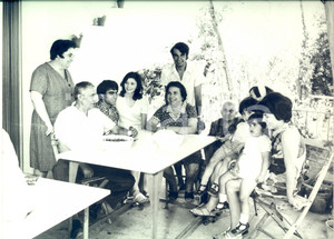 1970 ca COSTUME Pietro ANASTASI in Sicilia con la famiglia *Foto 30x20 cm Fotografia d'epoca. CONDIZIONI: GFORMATO: 30x22 cm      originale e autentica 1