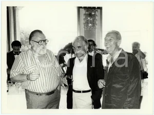 Fotografia d epoca originale 1985 ca VENEZIA Sergio LEONE Gianluigi RONDI Jack VALENTI Foto 24x17 cm 1