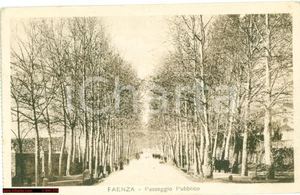 Cartolina originale da collezione 1930 circa FAENZA RA Il passeggio pubblico ANIMATA NV 1