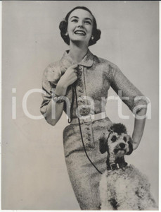 Fotografia d epoca originale 1954 LONDON Susan Small Classic  Model wearing Cumberland tweed Photo Fashion 1