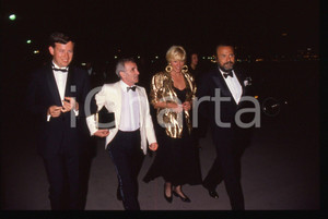 35mm vintage slide* 1990 CANNES Charles AZNAVOUR Ulla THORSELL Ritratto (4)