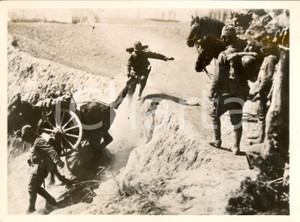 Fotografia d epoca originale 1938 SHANXI CINA Truppe giapponesi arrancano al fronte 1