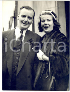 1958 LONDON Lee THOMPSON and Joan HENRY after their wedding *Photo 15x20 cm