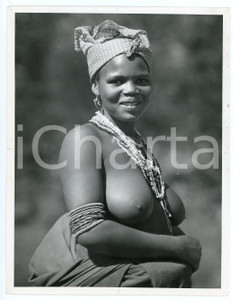 Fotografia d epoca originale 1960 ca CAPE PROVINCE SOUTH AFRICA Young woman halfnaked  Photo 17x22 cm 1