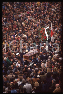 Fotografia d epoca originale 35mm vintage slide 1993 RIMINI Federico FELLINI  Funerale del regista 5 1