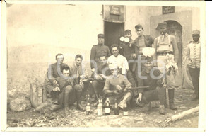 Fotografia d epoca originale 1928 DAMAS Festa di NATALE con ufficiale che suona una scopa Foto GOLIARDICA 1
