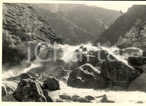 Fotografia d epoca originale 1970 ca SWAT/ PAKISTAN Una cascata tra le montagne Fotografia VINTAGE 14x8 cm 1