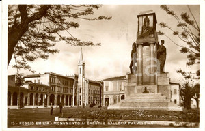 Cartolina originale da collezione 1941 REGGIO EMILIA Monumento ai Caduti e Galleria PARMEGGIANI ANIMATA FP VG 1