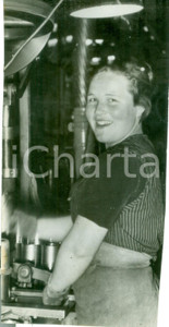 Fotografia d epoca originale 1943 GERMANIA PROPAGANDA WW2 Donne al lavoro nelle fabbriche durante la guerra 1