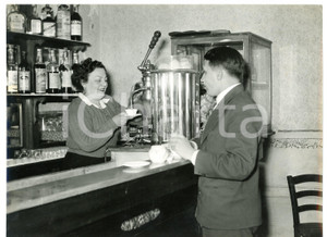 1956 RONCO CANAVESE Margherita BARECCO candidata Partito Indipendente *Foto Fotografia d'epoca con didascalia coeva.  CONDIZIONI: G FORMATO: 24x18 cm     originale e autentica 1