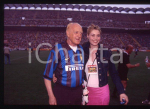 Fotografia d epoca originale Raimondo VIANELLO Elenoire CASALEGNO CALCIO INTER 2000 ca 35 mm vintage slide 1 1