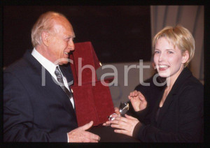 Fotografia d epoca originale Raimondo VIANELLO Gaia DE LAURENTIIS  Premio TV 1998 35 mm vintage slide 1 1