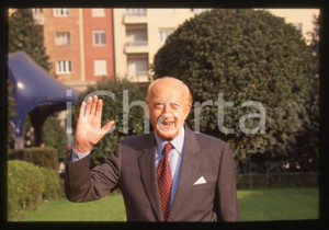 Fotografia d epoca originale Raimondo VIANELLO  Evento in villa  1995 ca 35 mm vintage slide 58 1