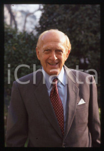 Fotografia d epoca originale Raimondo VIANELLO  Evento in villa  1995 ca 35 mm vintage slide 77 1