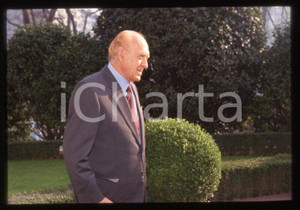Fotografia d epoca originale Raimondo VIANELLO  Evento in villa  1995 ca 35 mm vintage slide 91 1