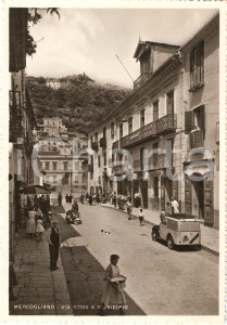 Cartolina originale da collezione 1957 MERCOGLIANO AV Via Roma MUNICIPIO Farmacia Moderna ANIMATA Cartolina FG 1