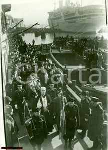 Fotografia d'epoca originale 1938 VENEZIA Sbarco salma Sandro SANDRI dal CONTE VERDE 1