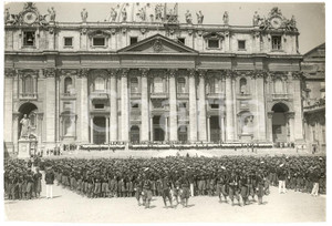 Fotografia d'epoca originale 1933 ROMA Avanguardisti schierati in PIAZZA SAN PIETRO *Fotografia 1