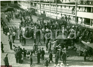Fotografia d'epoca originale 1930 MONTEVIDEO (URUGUAY) Sbarco del piroscafo fluviale 1
