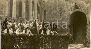 Fotografia d epoca originale 1935 TAORMINA ME I Cori di VAL D ANAPO al Teatro Greco Fotografia rifilata 1