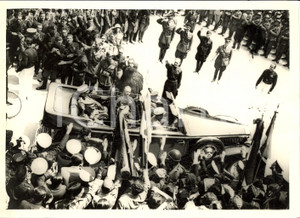 Fotografia d'epoca originale 1938 PADOVA Folla acclama passaggio del RE alla Fiera 1