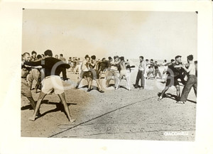 Fotografia d'epoca originale 1941 CIRENAICA (LIBIA) Pugilato tra aviatori nel deserto *Fotografia 1